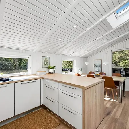 Eirik - 2-5km From The Sea By Interhome *