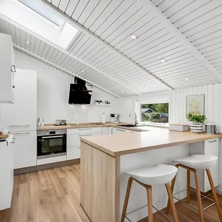 Eirik - 2-5km From The Sea By Interhome